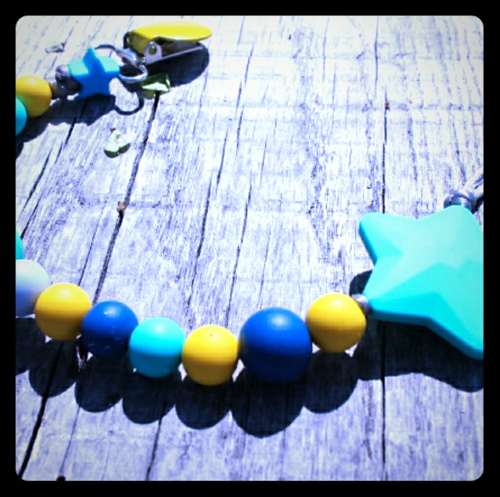 ☆SOLD☆Silicone Pacifier Clip